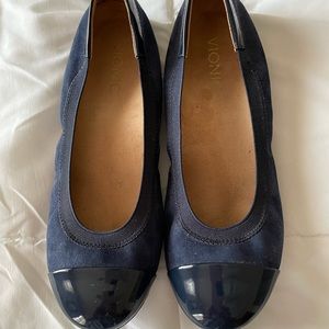 Vionic spark tiegan navy ballet flat . Like new.